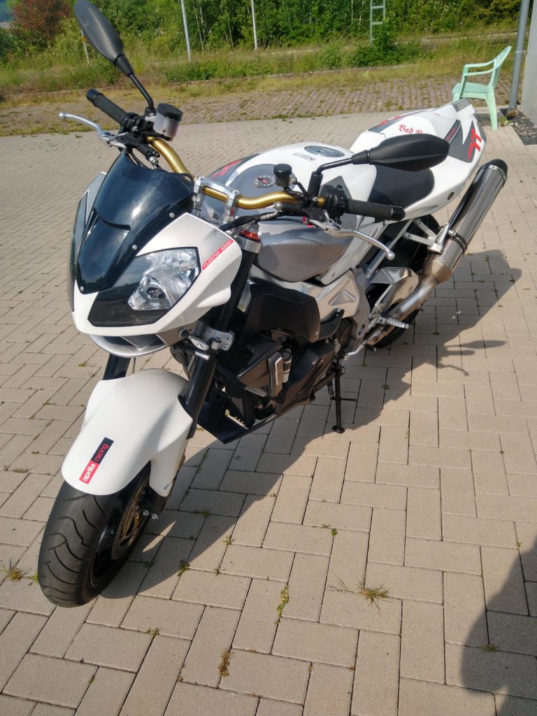 Aprilia RSV 1000 Tuono R